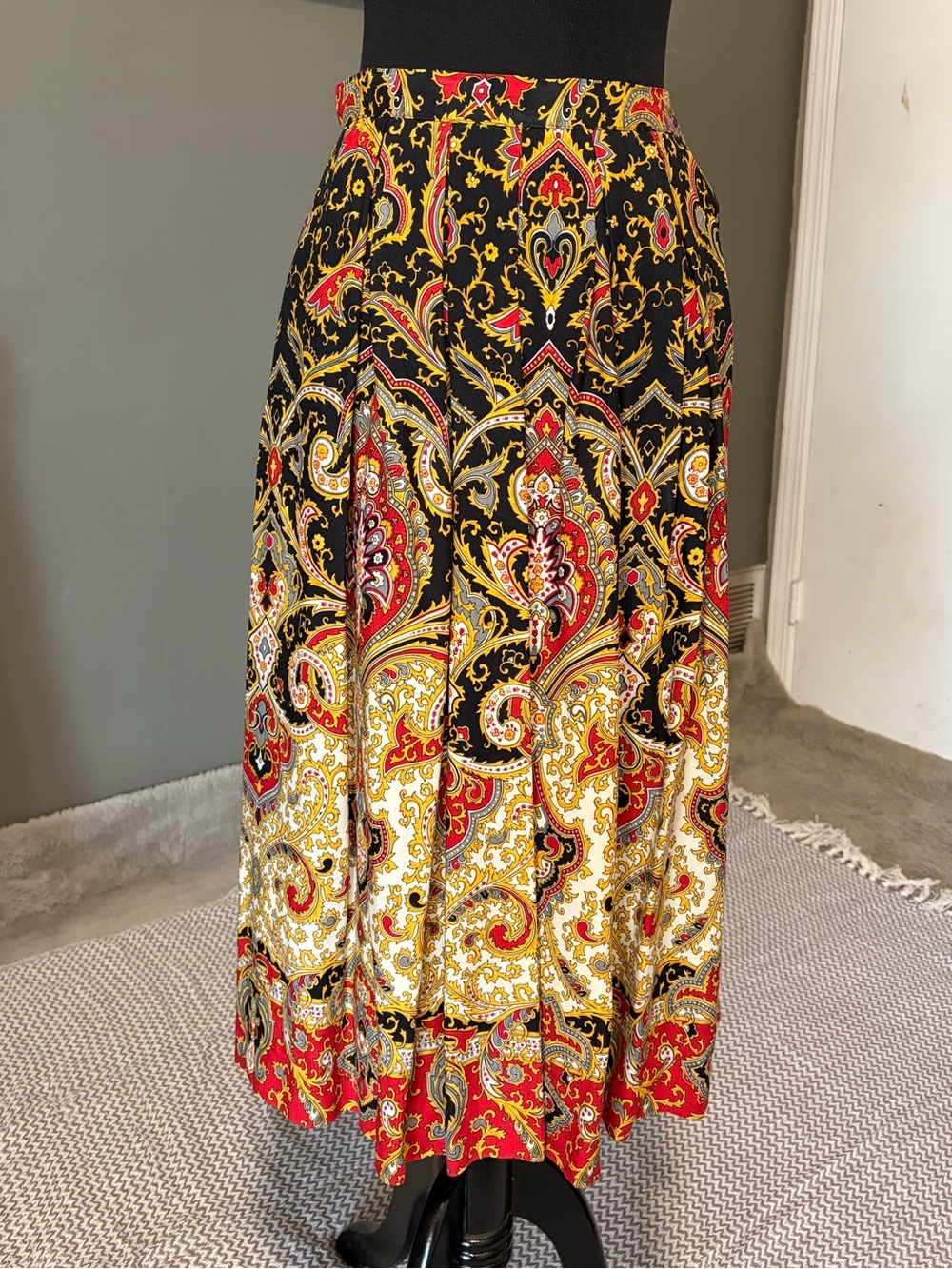 Vintage Susan Bristol Petites Paisley Midi Skirt 4P Rayon Wool Made USA